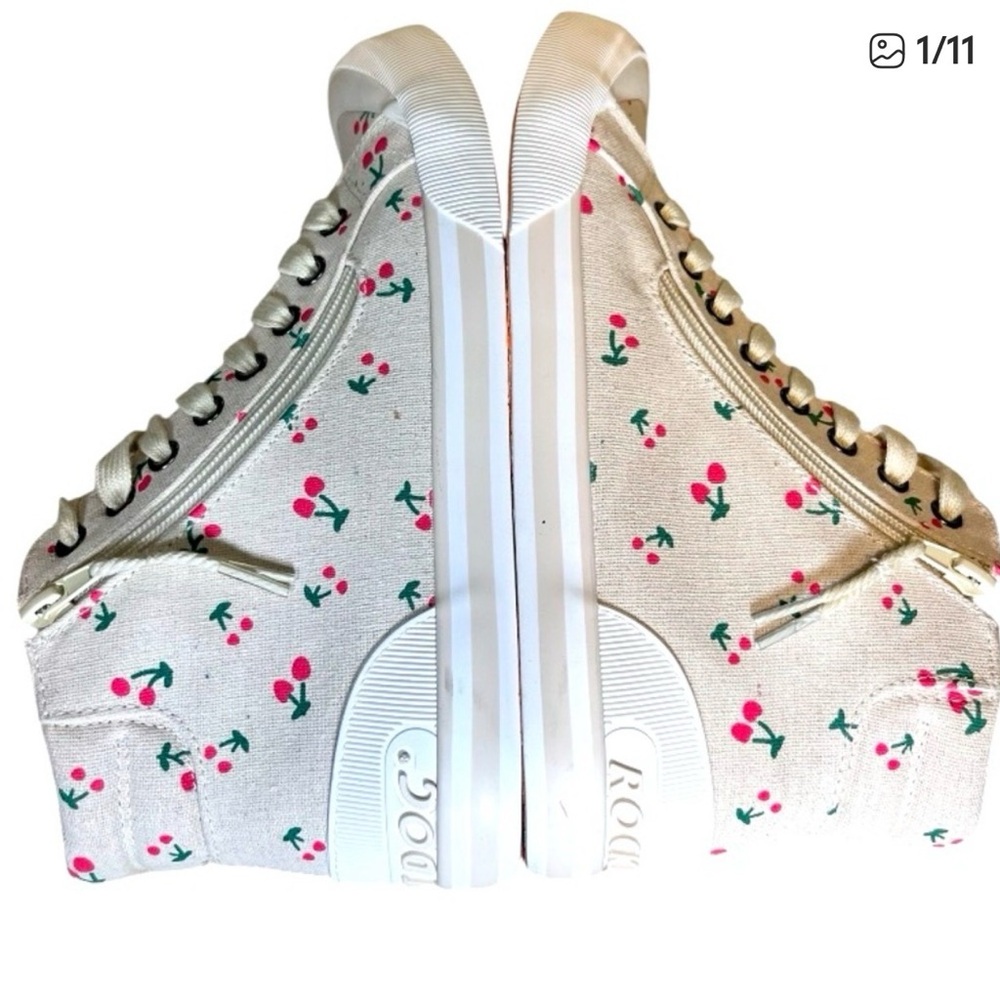 Rocket Dog Cream Floral Sneakers. NWOB